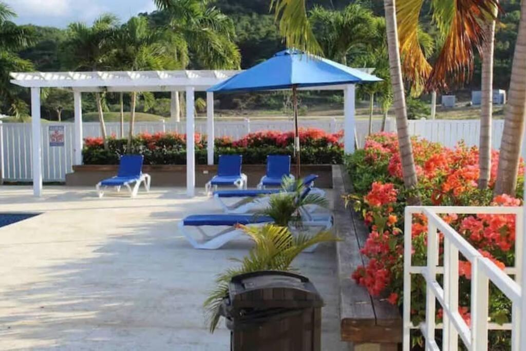 Villa Snooze At Oceanpointe Lucea Esterno foto