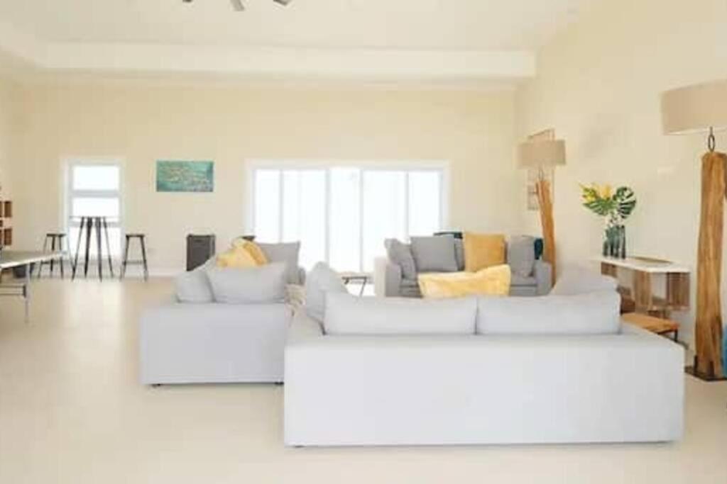 Villa Snooze At Oceanpointe Lucea Esterno foto