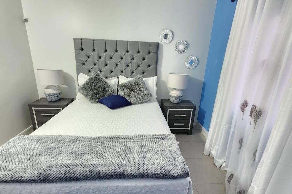 Villa Snooze At Oceanpointe Lucea Esterno foto
